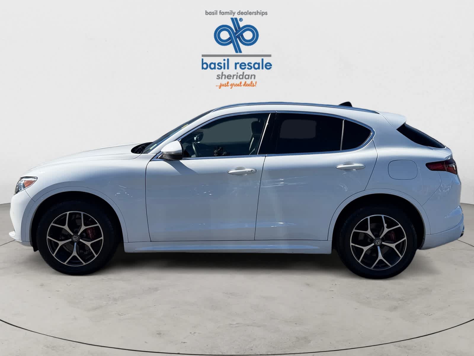 Used 2021 Alfa Romeo Stelvio Ti w/ Nero Edizione AWD/4WD image 3