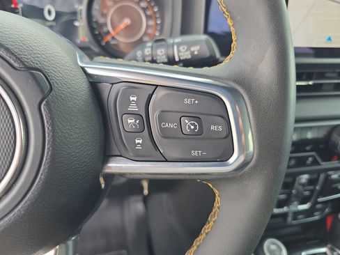 Used 2024 Jeep Wrangler Unlimited Sahara w/ Technology Group AWD/4WD image 24