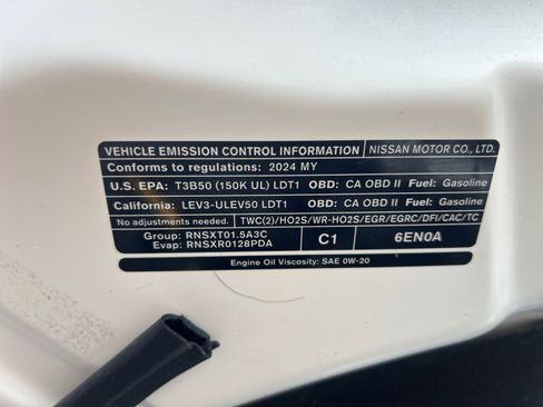 Used 2024 Nissan Rogue S image 18