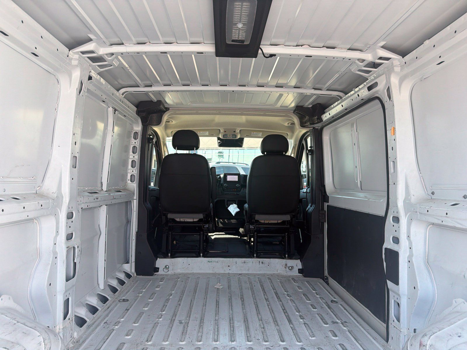 Used 2025 RAM ProMaster 2500 w/ Convenience Group FWD image 12