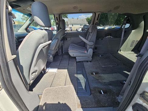 Used 2007 Chrysler Town & Country LX w/ Popular Equipment Group II FWD image 22
