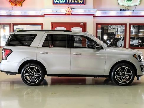 Used 2019 Ford Expedition Limited w/ Equipment Group 303A image 8