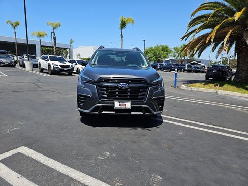 Used 2023 Subaru Ascent Onyx Edition AWD/4WD image 2