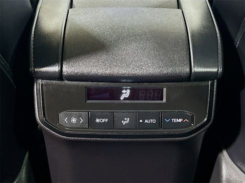 Used 2023 Toyota Highlander L image 23