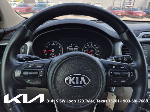 Used 2017 Kia Sorento FWD w/ LX Convenience Package image 29