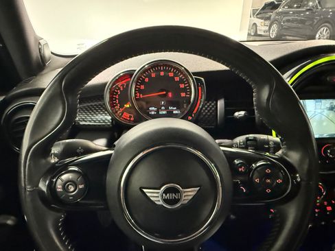 Used 2018 MINI Cooper S FWD image 25
