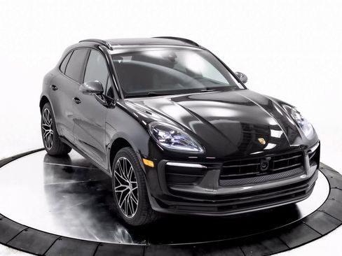 Certified 2025 Porsche Macan Turbo image 39