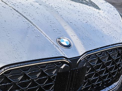 Certified 2025 BMW X2 xDrive28i w/ M Sport Package image 9