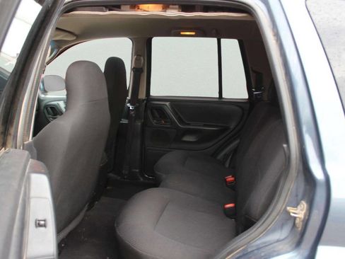 Used 2004 Jeep Grand Cherokee Laredo w/ Convenience Group AWD/4WD image 7