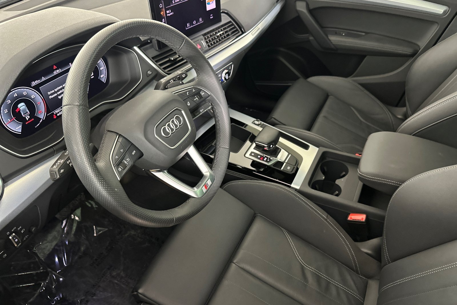 Used 2024 Audi Q5 2.0T Premium Plus w/ Premium Plus Package AWD/4WD image 9
