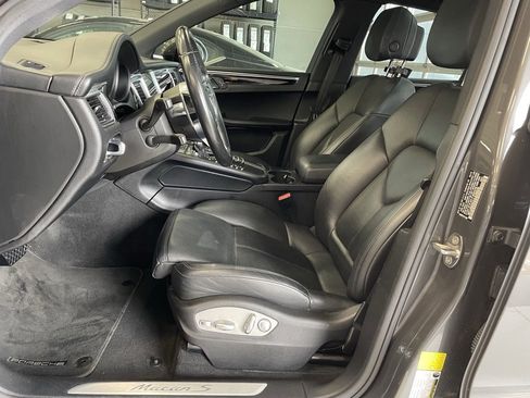 Used 2018 Porsche Macan S image 12