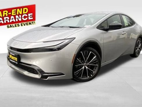 Used 2023 Toyota Prius LE image 1