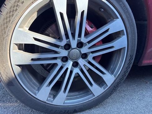 Used 2018 Audi SQ5 Prestige w/ Prestige Package image 3