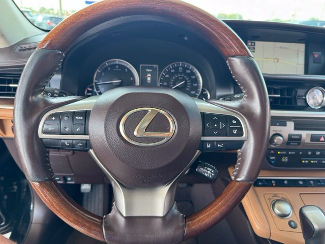 Used 2017 Lexus ES 350 w/ Luxury Package FWD image 13