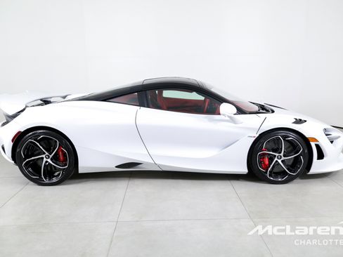 Used 2024 McLaren 750S image 10