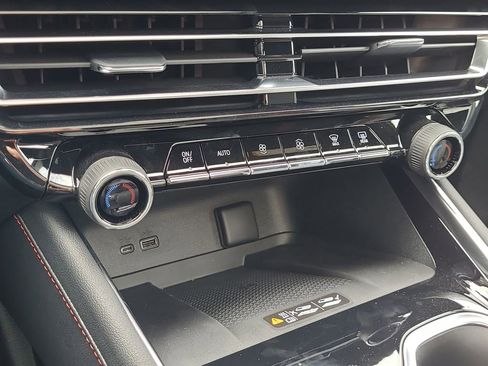 New 2026 Chevrolet Traverse RS w/ LPO, Floor Liner Package image 13