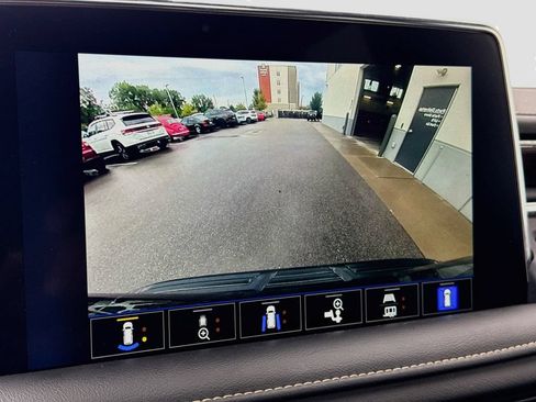Used 2023 Chevrolet Suburban Premier AWD/4WD image 16