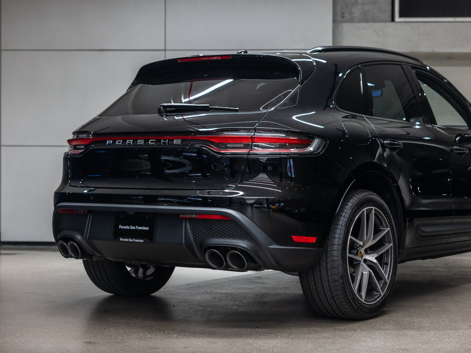 Used 2026 Porsche Macan AWD/4WD image 25