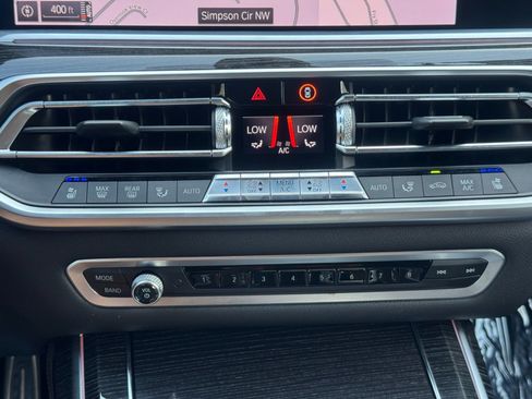 Used 2020 BMW X7 xDrive40i w/ M Sport Package AWD/4WD image 32