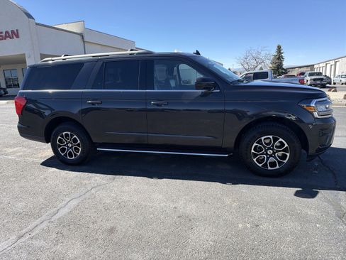 Used 2022 Ford Expedition Max XLT image 4