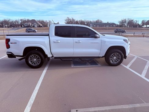 Used 2024 Chevrolet Colorado LT w/ LT Convenience Package II image 8
