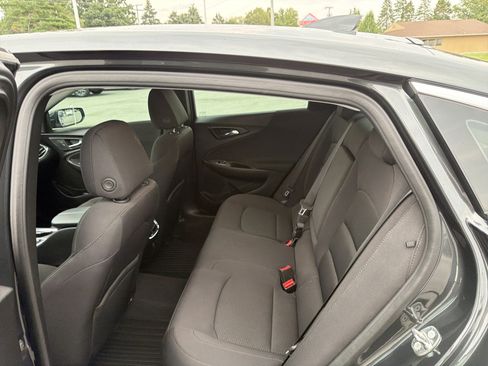 Used 2017 Chevrolet Malibu LT FWD image 43