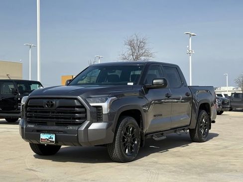 Used 2025 Toyota Tundra SR5 image 9