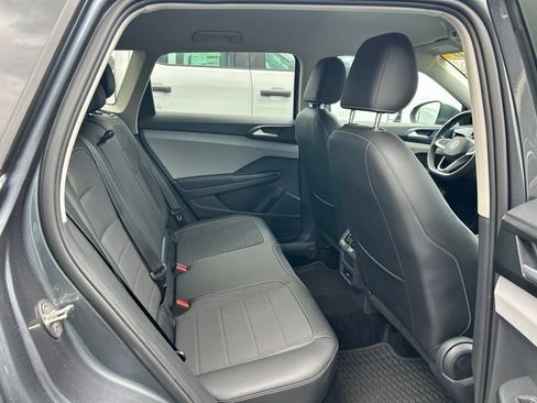 Certified 2022 Volkswagen Taos SE AWD/4WD image 45