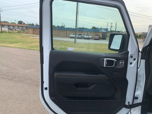 New 2025 Jeep Wrangler Unlimited Rubicon 392 image 11