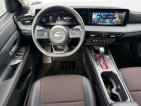 Certified 2025 Nissan Kicks SR image 23