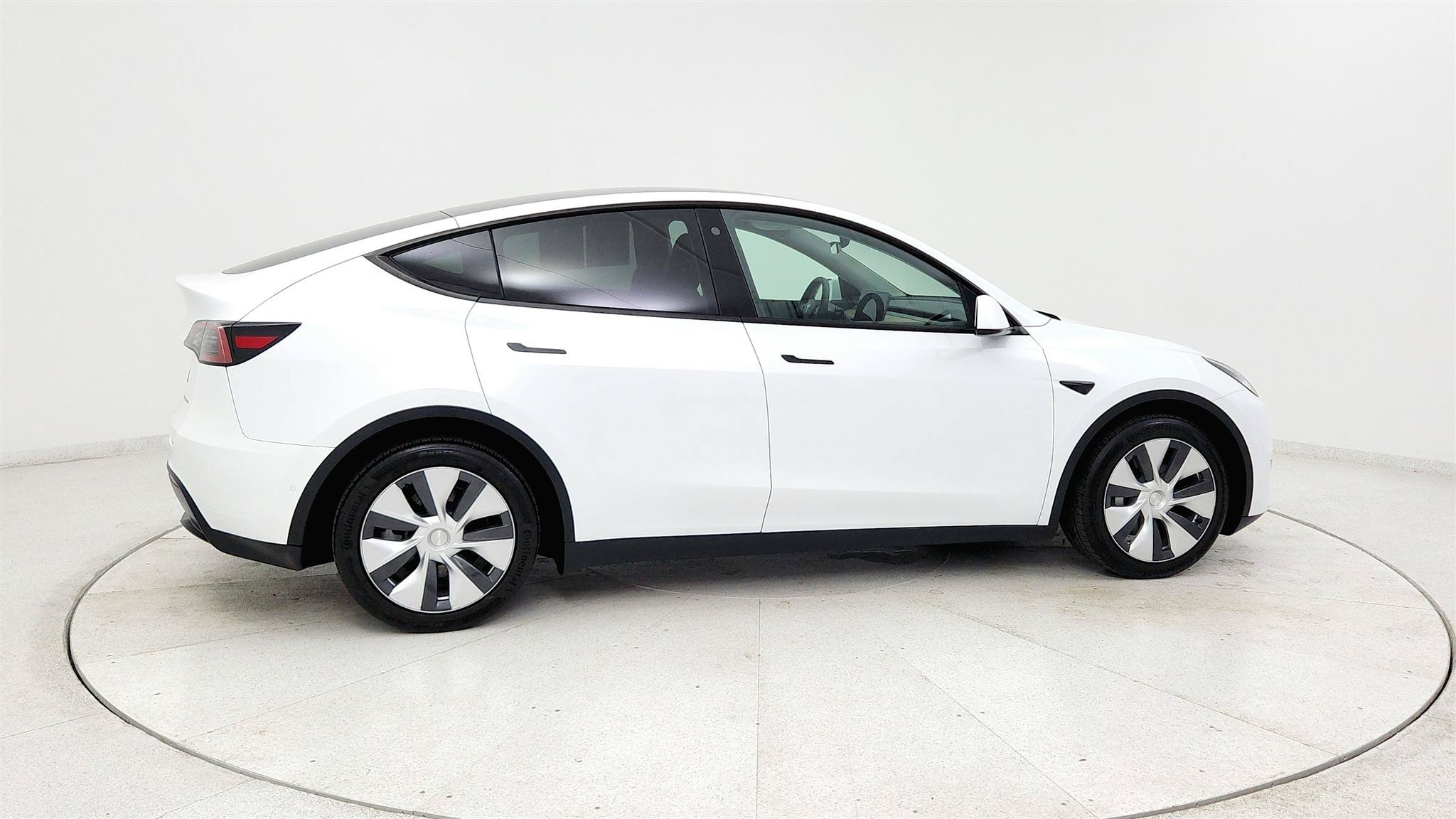 Used 2022 Tesla Model Y Long Range AWD/4WD image 6