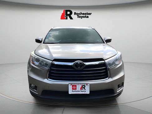 Used 2016 Toyota Highlander Limited Platinum AWD/4WD image 2