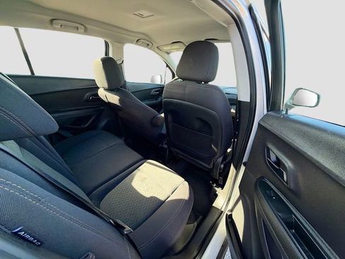 Used 2017 Chevrolet Trax LS image 24