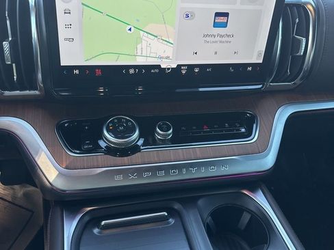 Used 2025 Ford Expedition Max King Ranch image 2