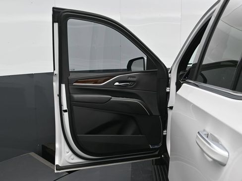 Used 2023 Cadillac Escalade Premium Luxury w/ Performance Package image 8