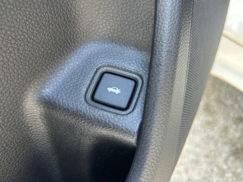 Used 2020 Honda Accord LX image 30