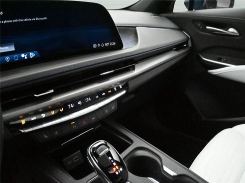 Used 2024 Cadillac XT4 Sport image 19