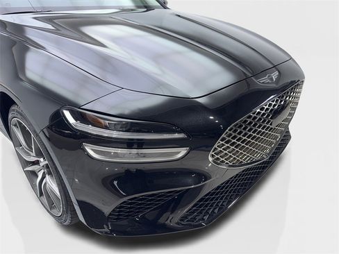 Used 2025 Genesis G70 2.5T image 17
