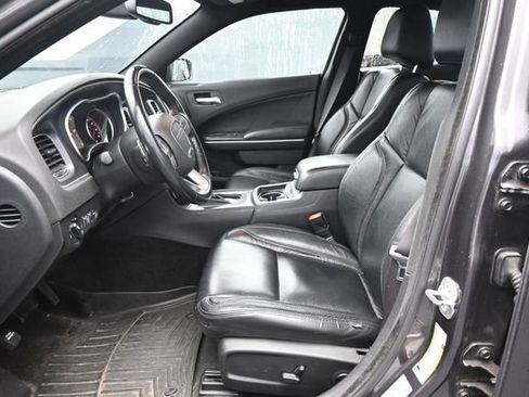 Used 2015 Dodge Charger SXT RWD image 12