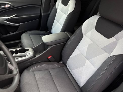 New 2026 Chevrolet Trax LS w/ LS Convenience Package FWD image 11