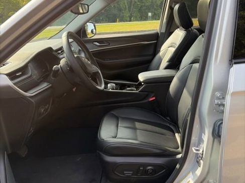 Used 2021 Jeep Grand Cherokee L Limited AWD/4WD image 13