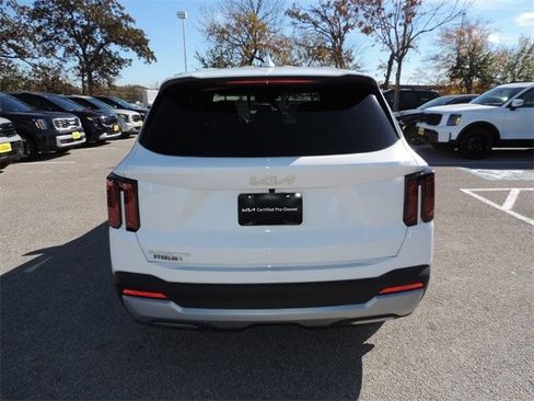 Used 2026 Kia Sorento LX image 6