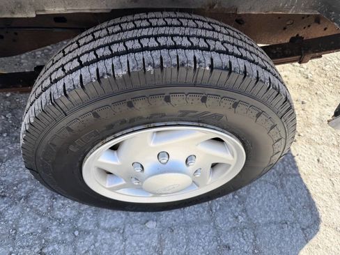 Used 2008 Ford E-150 and Econoline 150 image 10