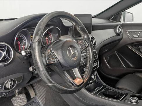 Used 2018 Mercedes-Benz GLA 250 image 26