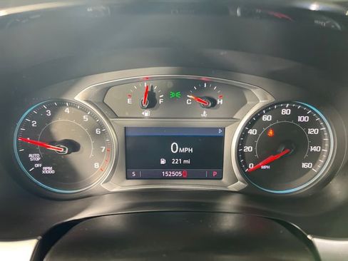 Used 2020 Chevrolet Traverse LT image 16