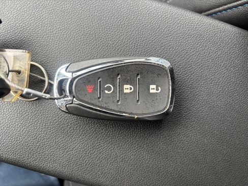 Used 2025 Chevrolet Trax LT FWD image 21