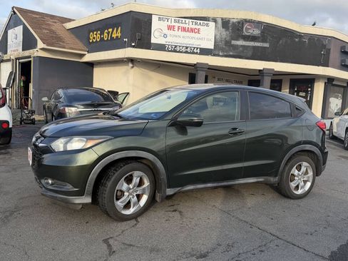 Used 2016 Honda HR-V EX image 9