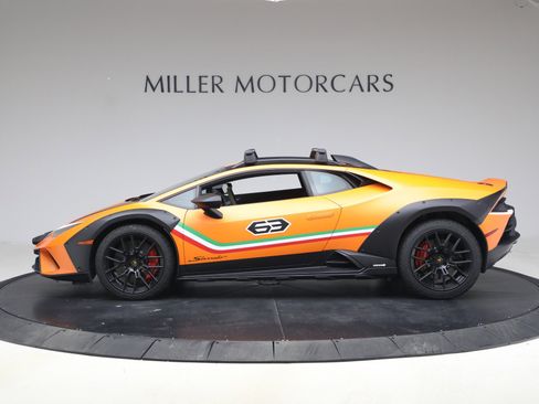 Used 2024 Lamborghini Huracan Sterrato image 3