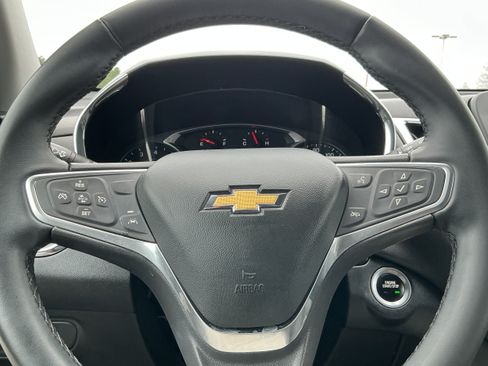 Used 2023 Chevrolet Equinox LT AWD/4WD image 9