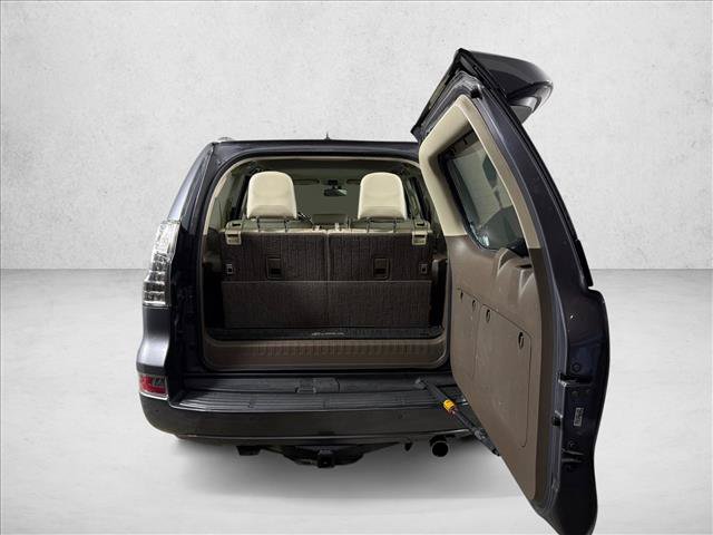 Used 2015 Lexus GX 460 w/ Premium Package AWD/4WD image 20